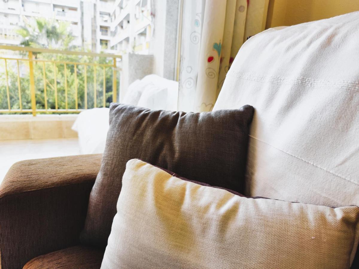 Luminoso Apartamento En Salou Con Terraza Y Parque Infantil Ideal Familias Exterior photo