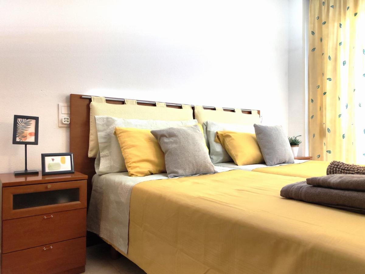 Luminoso Apartamento En Salou Con Terraza Y Parque Infantil Ideal Familias Exterior photo
