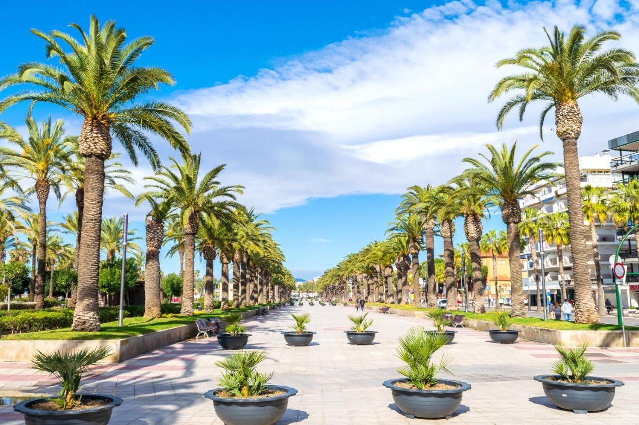 Luminoso Apartamento En Salou Con Terraza Y Parque Infantil Ideal Familias Exterior photo