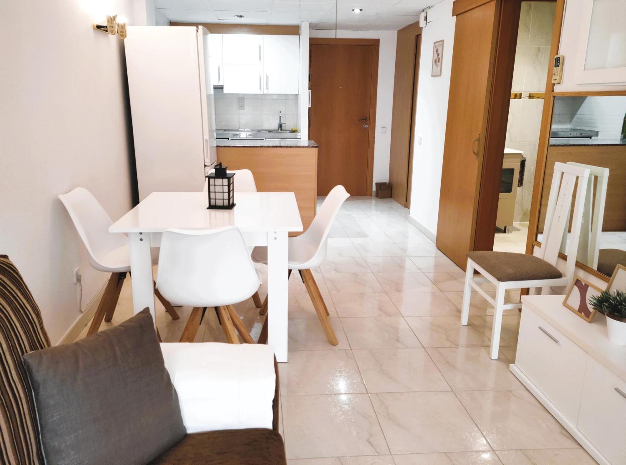 Luminoso Apartamento En Salou Con Terraza Y Parque Infantil Ideal Familias Exterior photo
