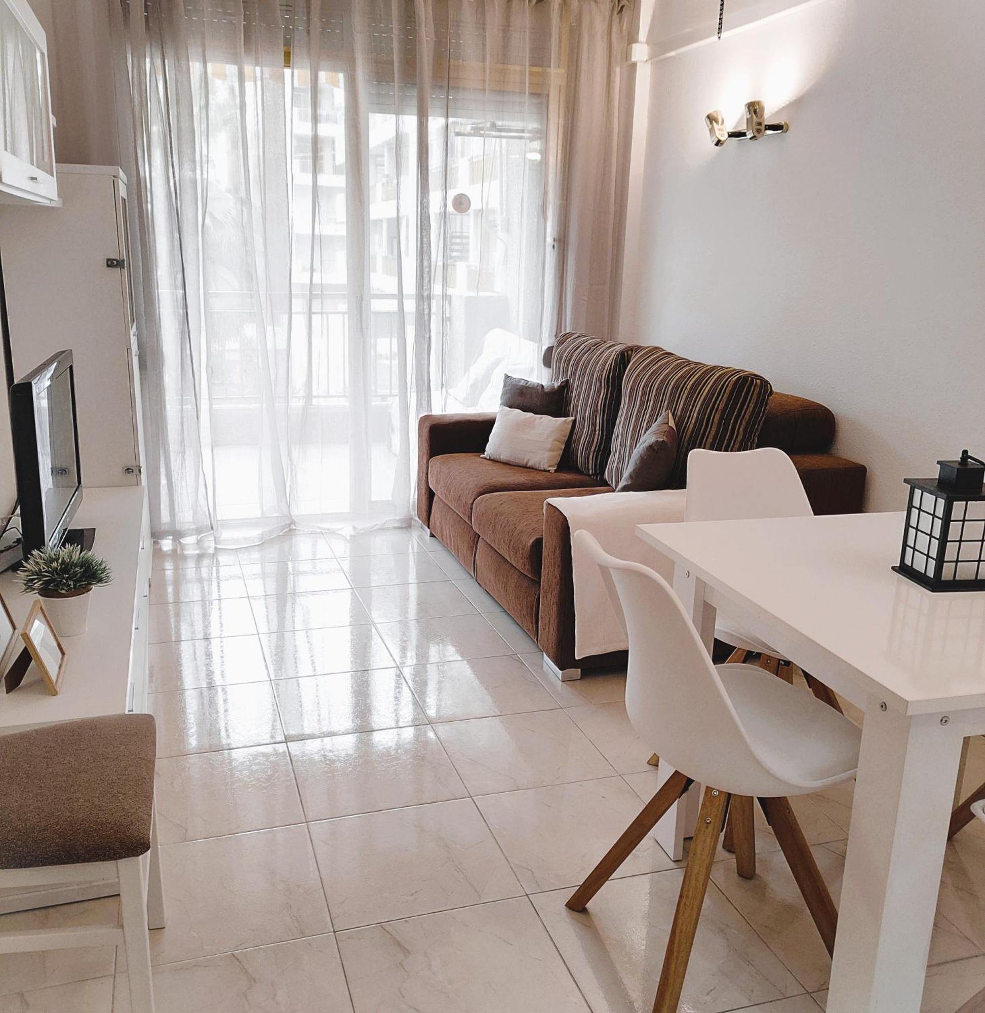 Luminoso Apartamento En Salou Con Terraza Y Parque Infantil Ideal Familias Exterior photo